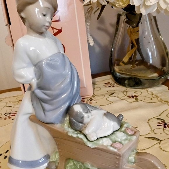 Lladro Girl With Puppy in Wheelbarrow - Picture 8 of 9